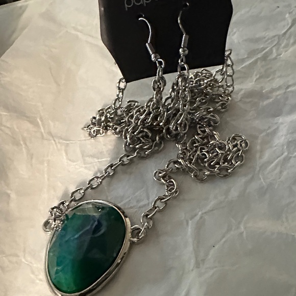 Paparazzi Green and Silver Necklace - Picture 12 of 12